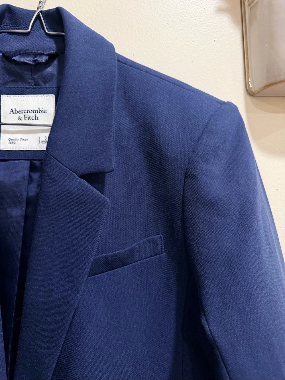 Women’s Abercrombie & Fitch Dark Blue Single-Button Blazer